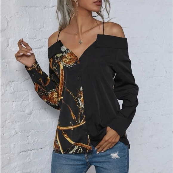 New button Down off shoulder top - Picture 1 of 8